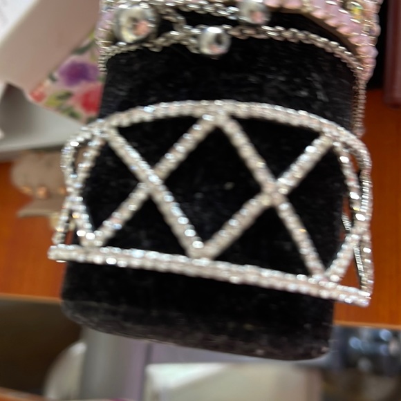 New Badgley Mischka Diamond Shape Open Crystal Cuff - Picture 1 of 3